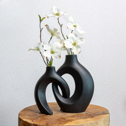 Gleora Intertwined Ceramic Flower Vase Elegant Decorative Centrepiece